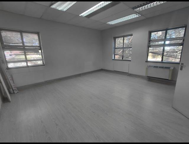 146M² OFFICE TO LET IN BRYANSTON